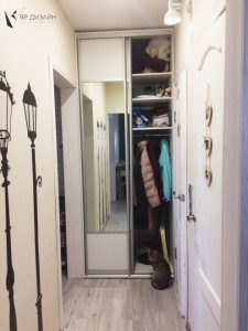 Встроенный шкаф купе с зеркалом