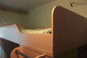 Детская кроватка-чердак с рабочим местом и шкафчиком