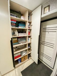 Встроенный шкаф в прихожей