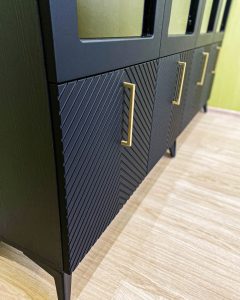 Комплект неординарной стильной мебели